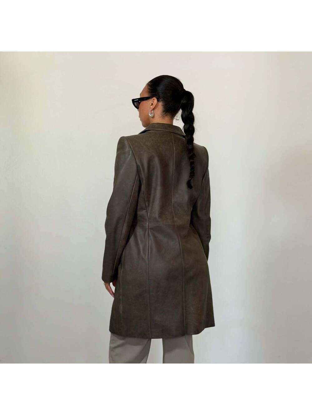 Escada - Picture 4 of 8